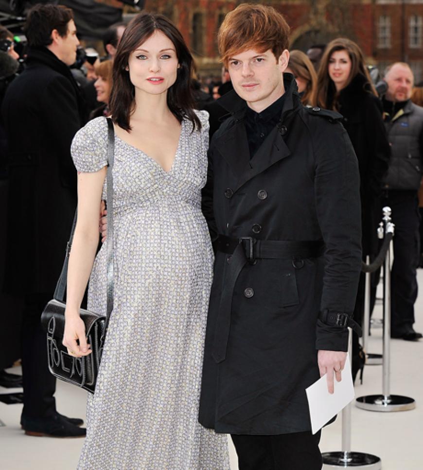 Süß! Sängerin Sophie Ellis-Bextor hochschwanger mit Richard Jones