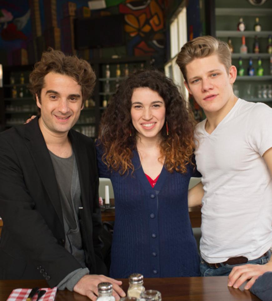 Chefreporterin Edith beim Fototermin mit den Schauspiel-Jungstars Oliver Wnuk und Max von der Groeben