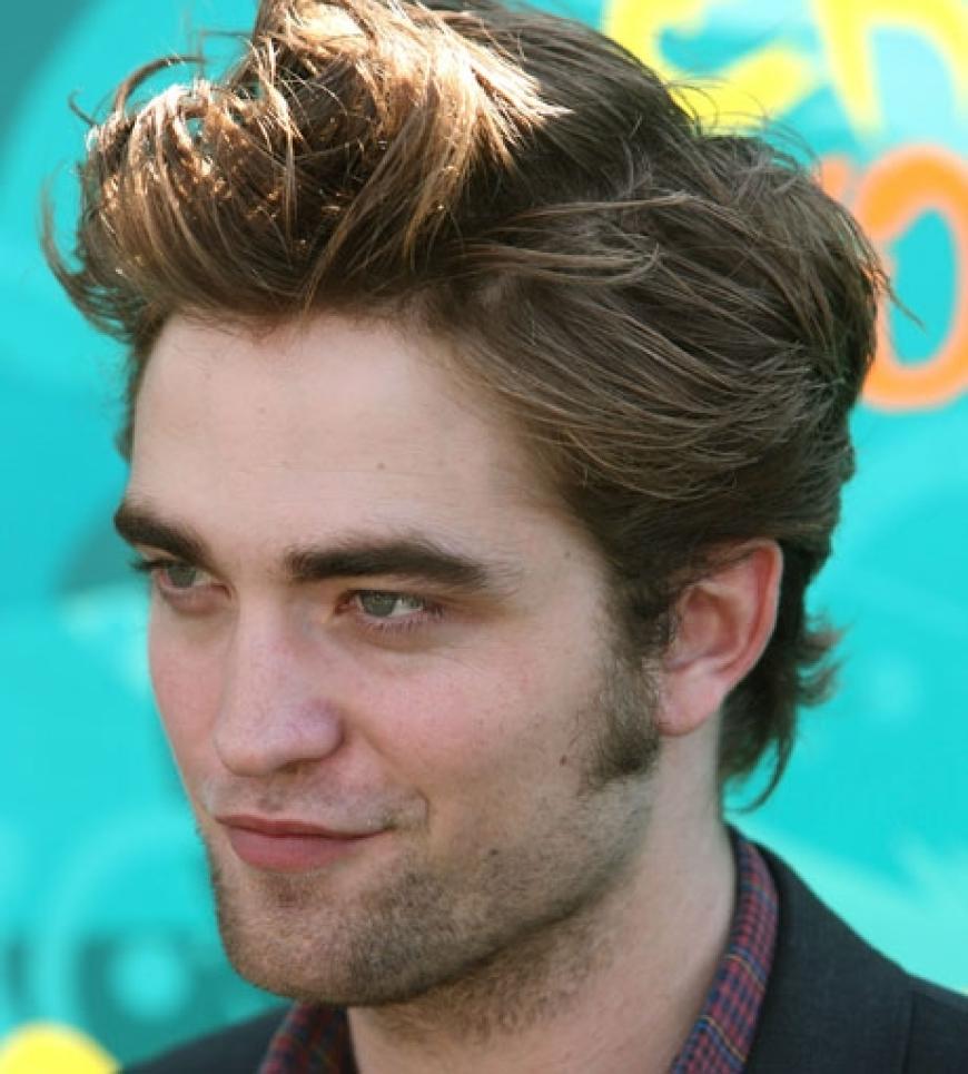 Robert Pattinson ließ sich nur solo auf dem roten Teppich fotografieren