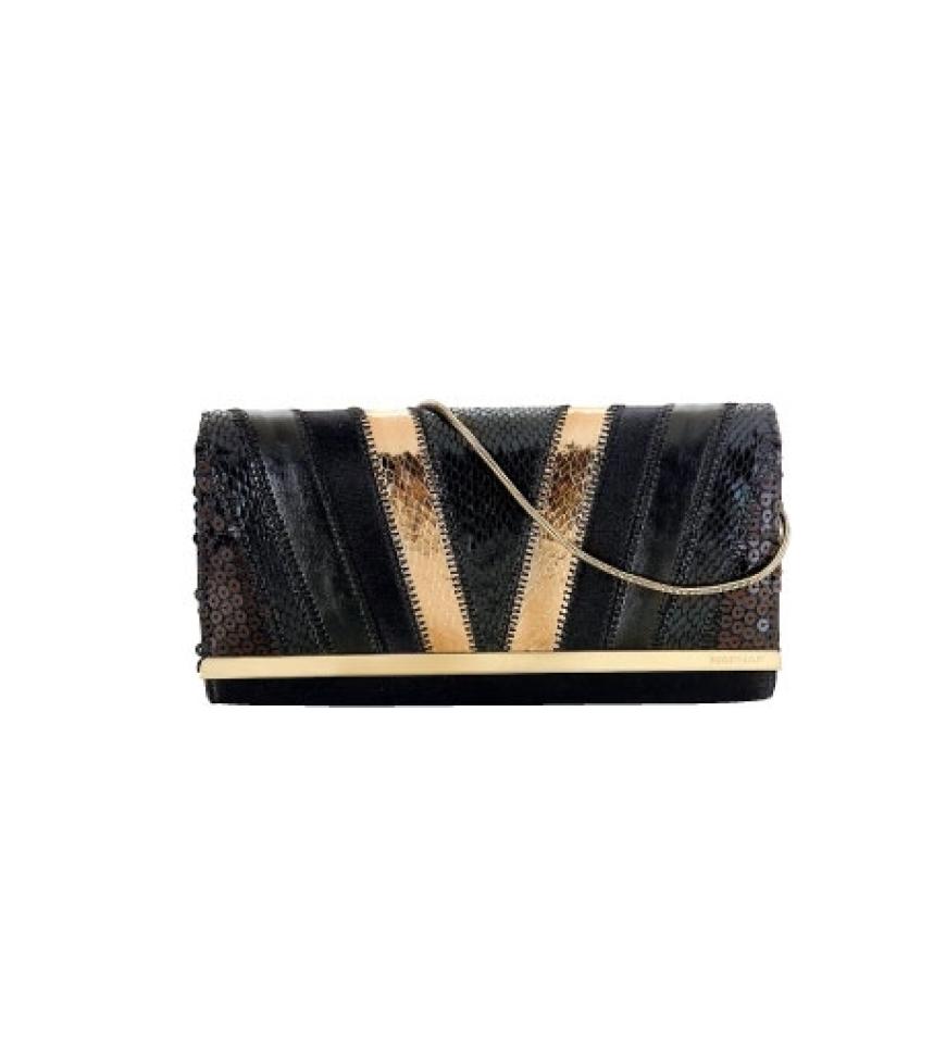 Handfest: Clutch mit grafischem
Muster und Kette von Naf Naf, ca. 30 Euro