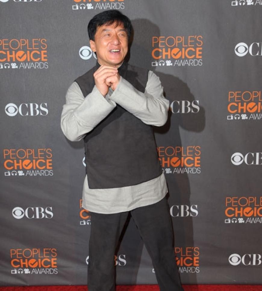 Hollywood-Star Jackie Chan kam gut gelaunt nach Los Angeles. Er überreichte den Preis für den besten Action-Schauspieler an Hugh Jackman