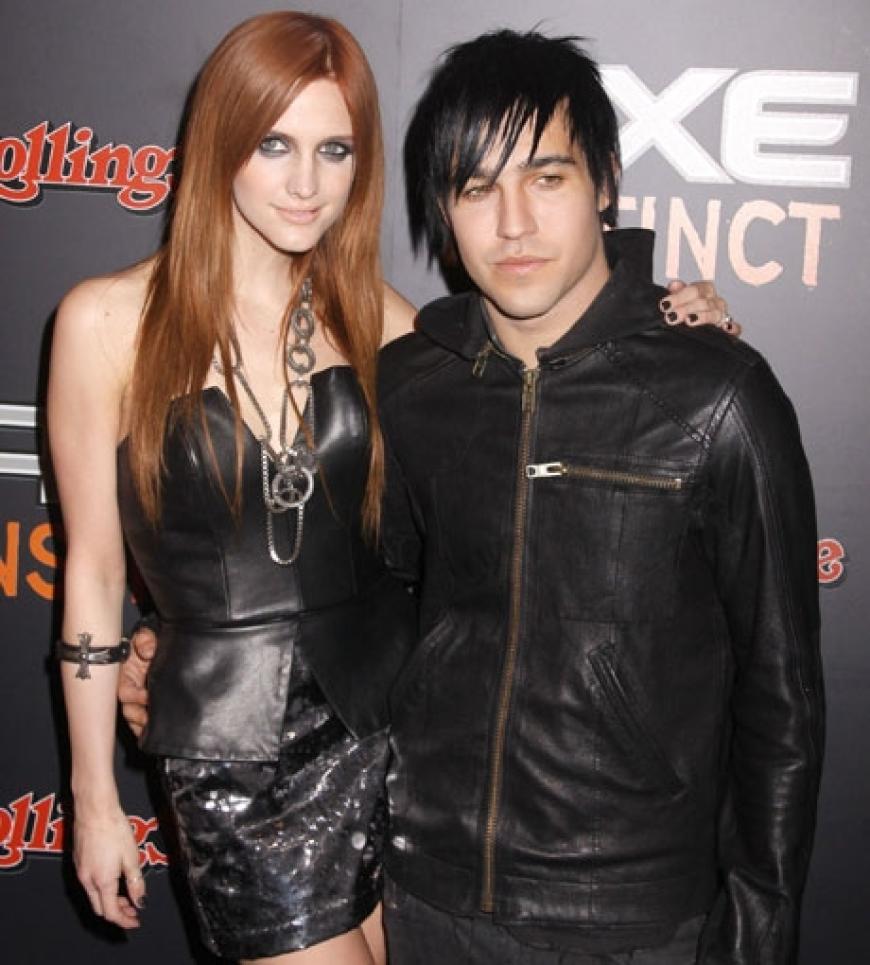 Noch vor wenigen Wochen hatte sie einen roten Schopf. Ehemann Pete Wentz ist von beiden Looks begeistert