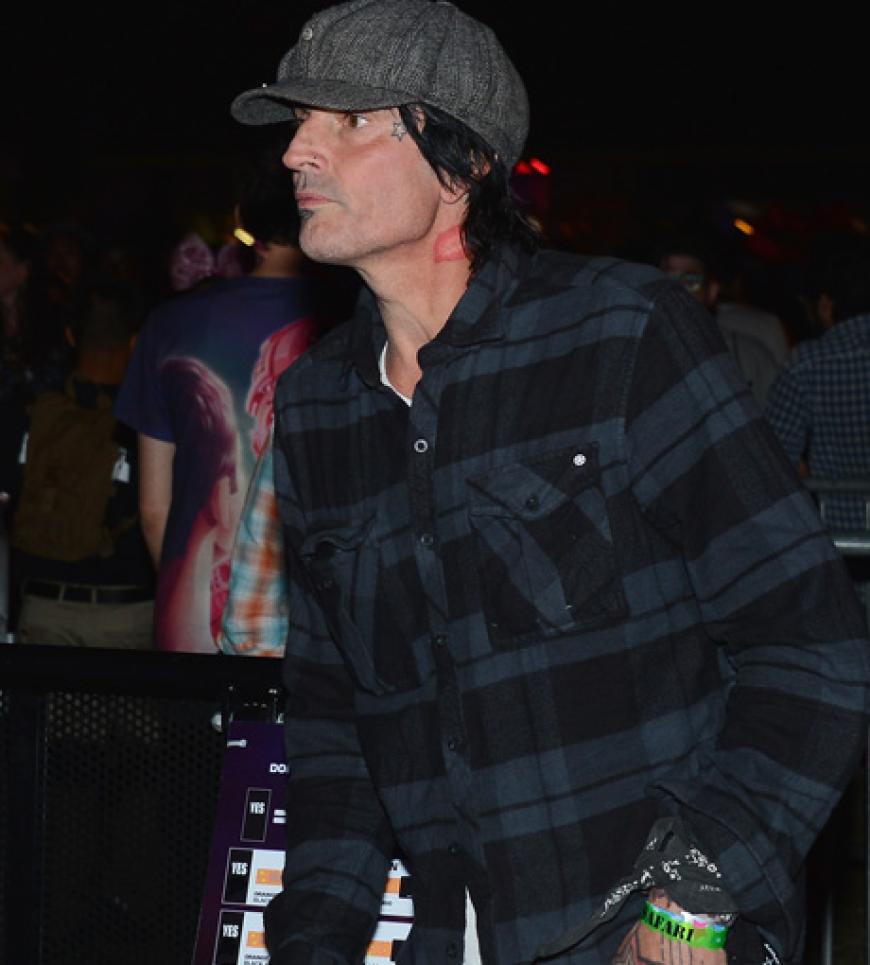 Rocker und Pamela-Anderson-Ex Tommy Lee streunerte durch die Dunkelheit ...