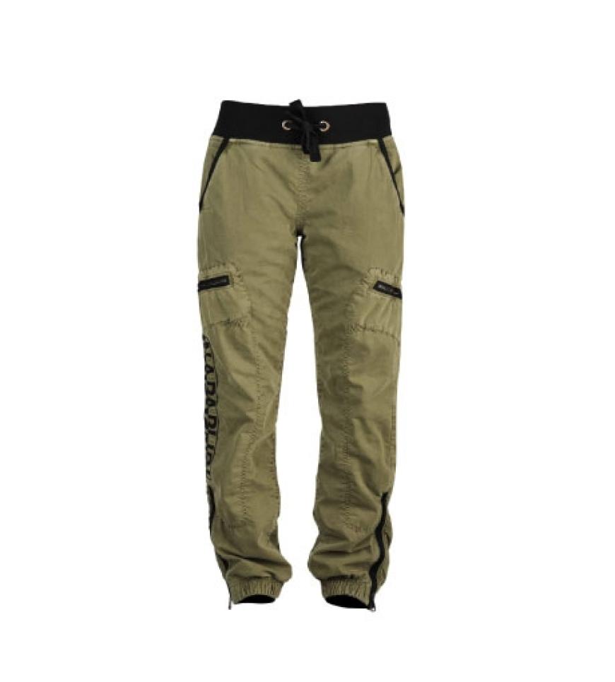 Skihose mit
Reißverschlüssen
von Napapijri,
ca. 150 Euro