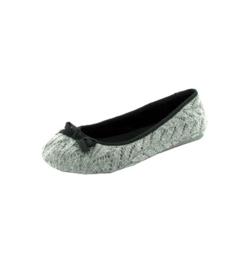Ballerinas mit
Schleife von
Rocket Dock,
ca. 40 Euro