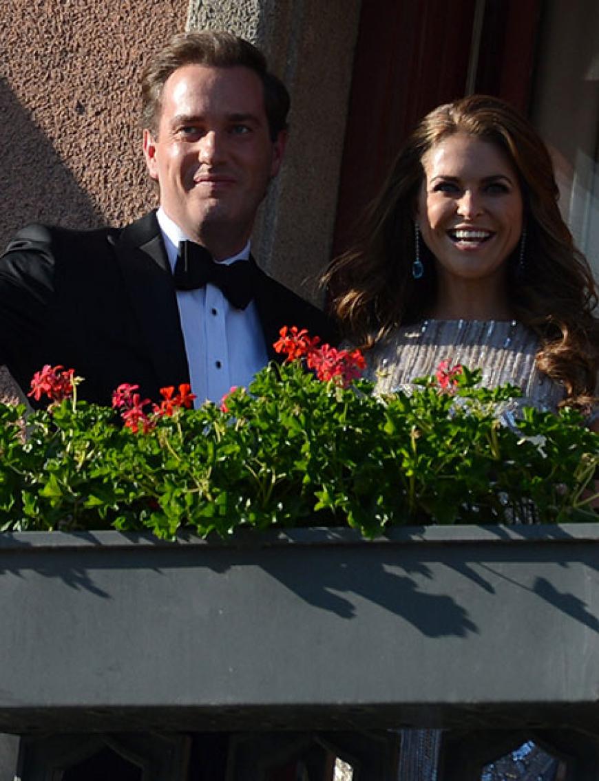 So happy: Chris O'Neill und Prinzessin Madeleine einen Tag vor ihrer romantischen Hochzeit am Balkon des Grand Hotel Stockholm