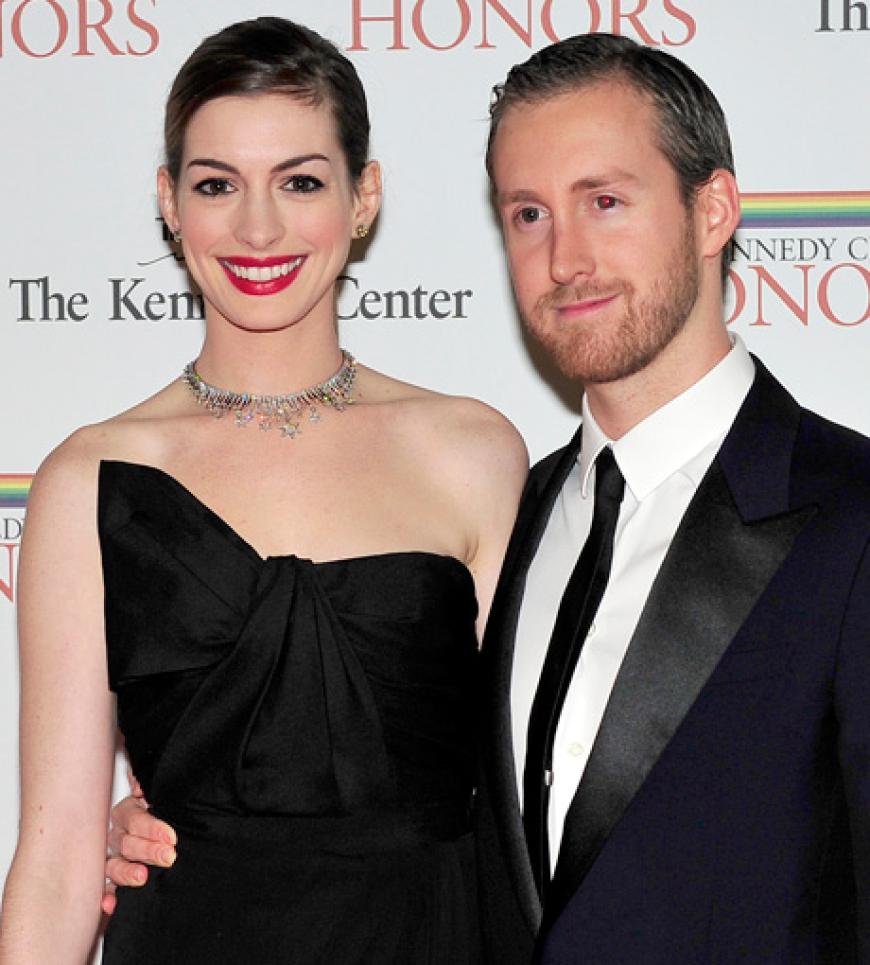 Auch Hollywood-Star Anne Hathaway ist unter der Haube. In einer privaten Zeremonie heiratete sie ihren Partner Adam Shulman