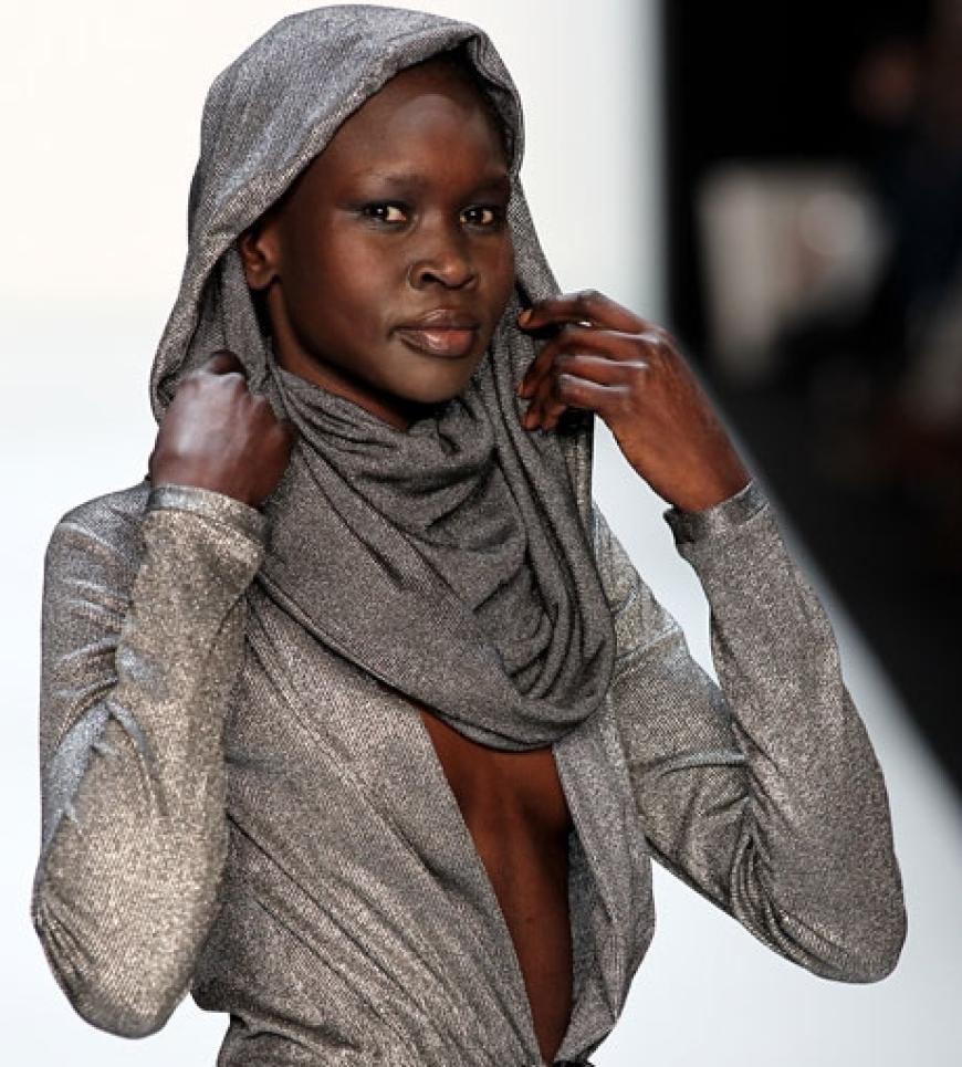 Alek Wek mag die Mode von Anja Gockel. Der Fashion-Superstar ist bereits für John Galliano oder Donna Karen gelaufen