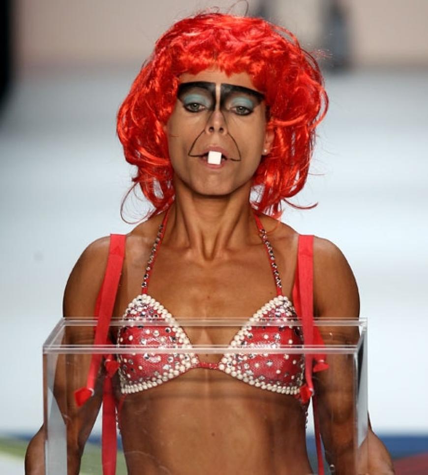 Am 21. Januar zeigte Designer Patrick Mohr seine Trend-Vorstellungen. Wie immer, war seine Show ein extravagantes Highlight der Fashion Week