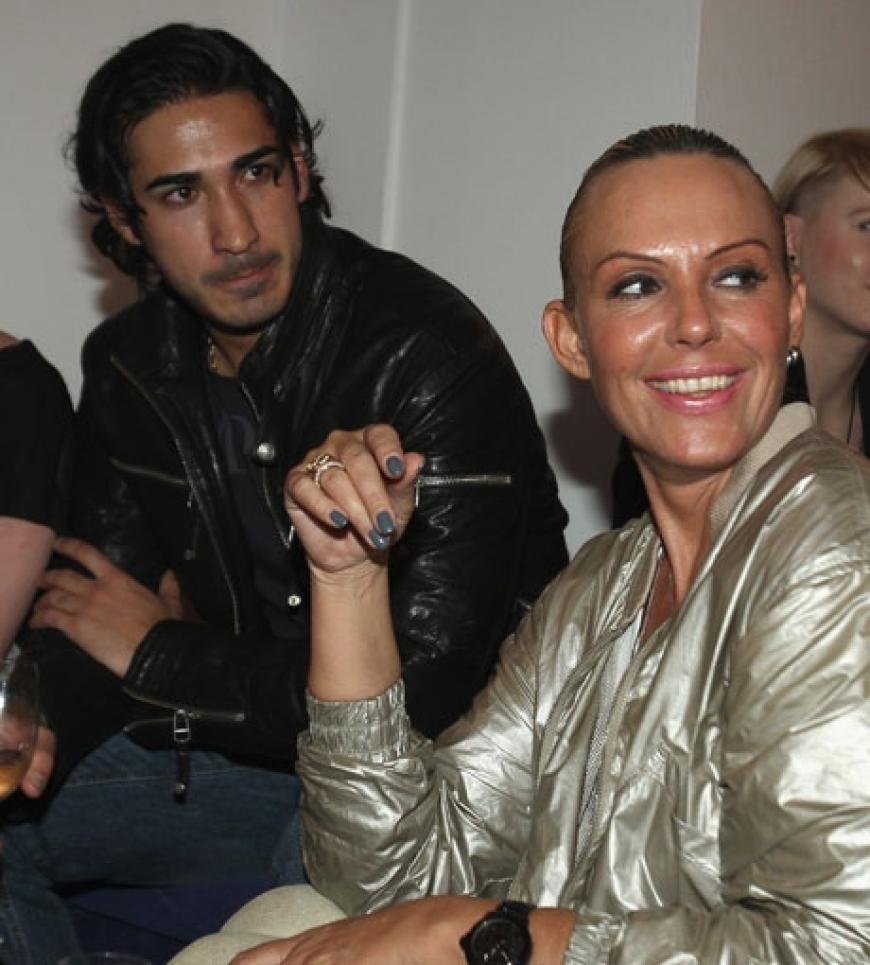 Natascha Ochsenknecht zeigte auf der Fashion Week ganz offiziell ihre neue Liebe Umut Kekilli. Der türkische Fußballspieler ist 20 Jahre jünger, doch für die beiden ist der Altersunterschied kein Problem.