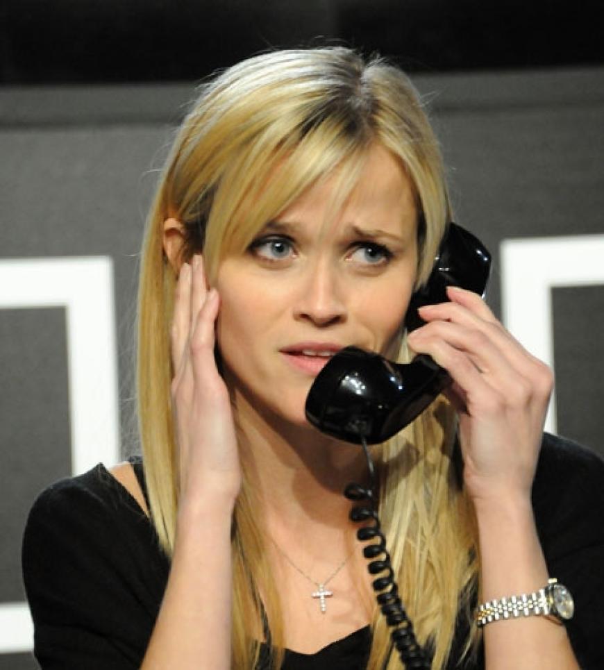 Reese Witherspoon hat gerade erst ihre Trennung von Jake Gyllenhaal bekannt gegeben - jetzt zeigte sie sich erstmals wieder in der Öffentlichkeit