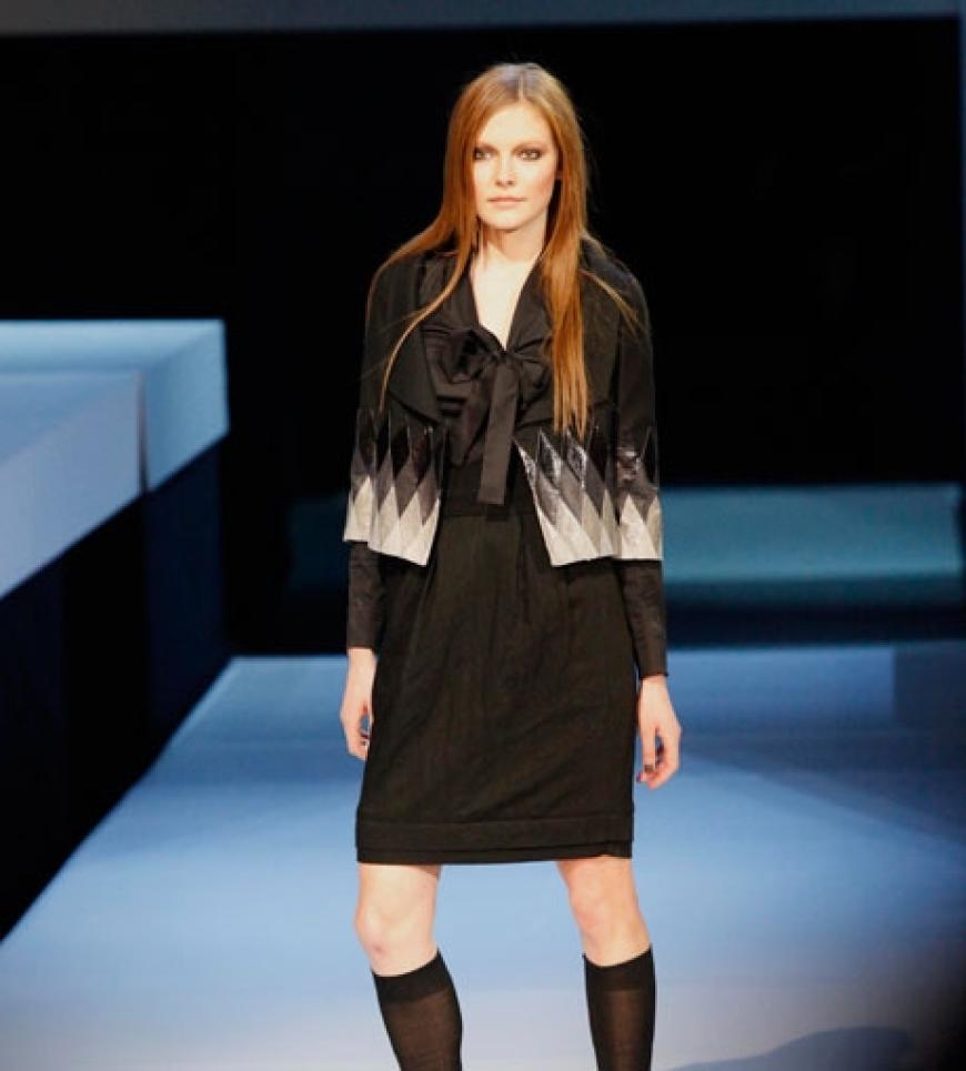 Schlichte Outfits werden mit kleinen Highlights oder Mustern aufgewertet