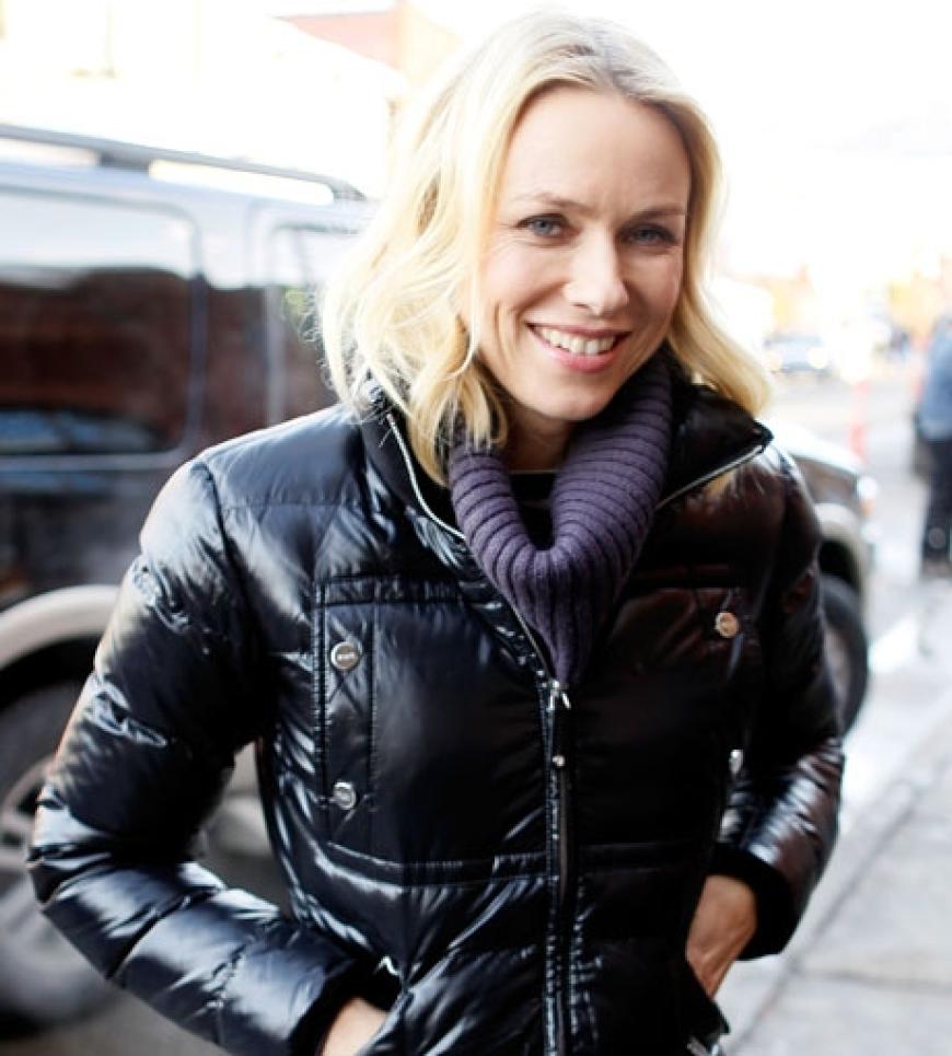 Naomi Watts kam dick eingepackt ins verschneite Städtchen Park City