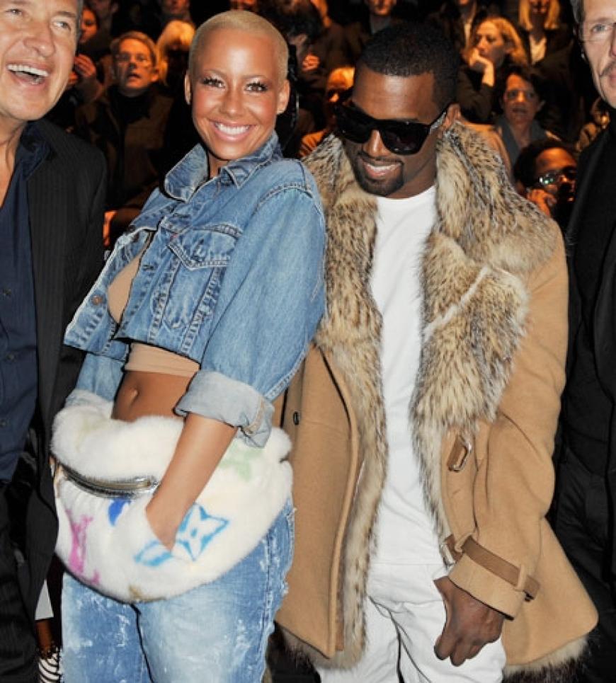 Kanye West und Amber Rose bei Dior. Auffällig: Die beiden Stars tragen ganz unverblümt Pelz