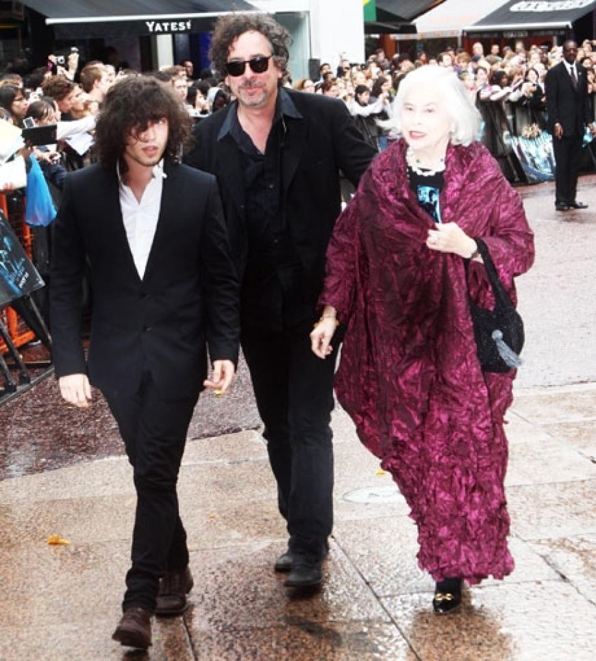 Tim Burton, Ehemann von Schauspielerin Helena Bonham Carter, mit Begleitung