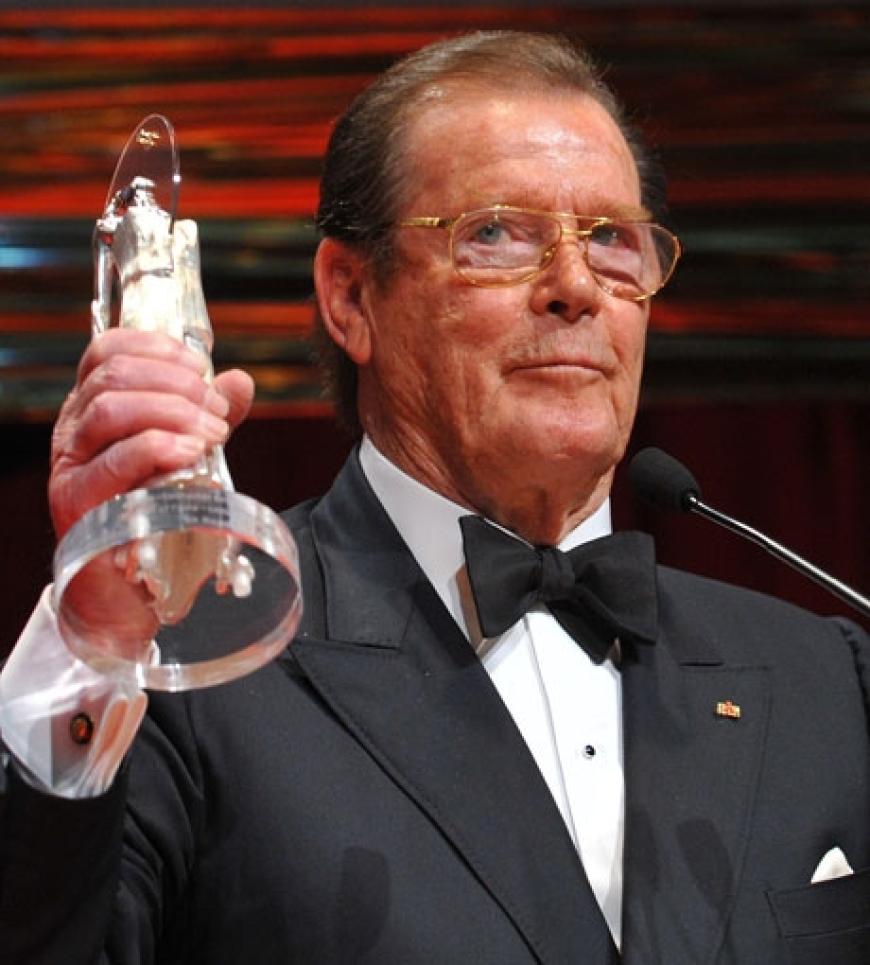 Roger Moore wurde am Dienstagabend mit dem Diva-Award für sein Lebenswerk ausgezeichnet