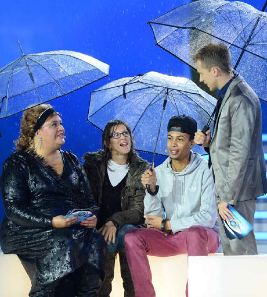 Trotzdem gesellte sich Simon Desues Familie zu Oli und Cindy...