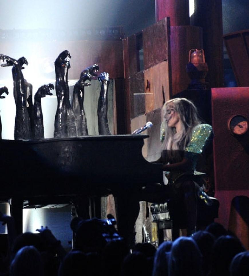 ... Lady GaGa auf der Bühne