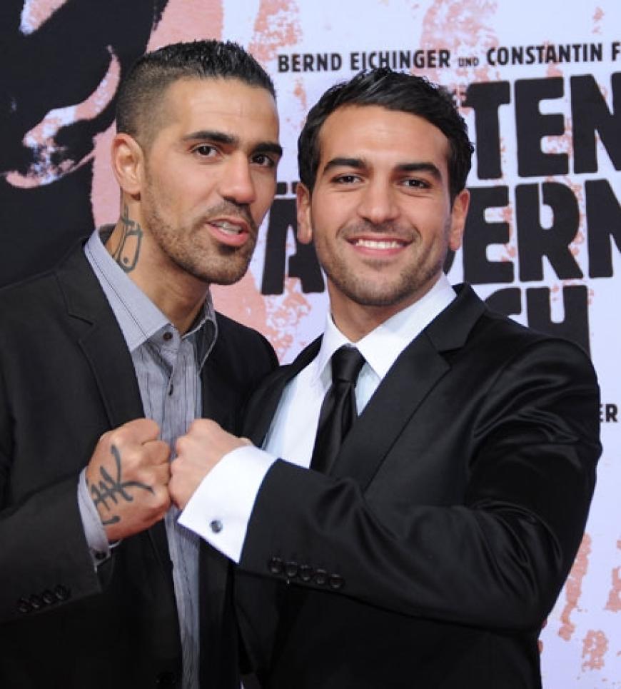 Bushido begrüßt Schauspieler Elyas M`Barak, der in