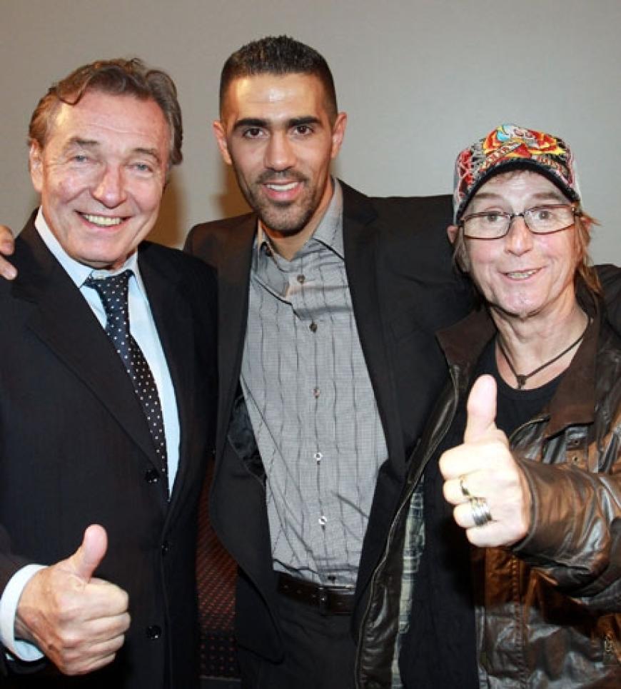 Ungewöhnliche Truppe: Bushido umarmt Sänger Karel Gott und Schauspieler Martin Semmelrogge
