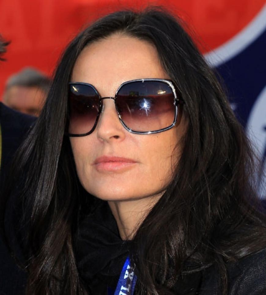 Seine Frau Demi Moore versteckt sich lieber hinter einer dicken Sonnenbrille