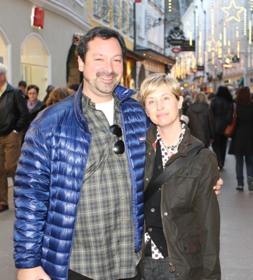 In kurzen Pausen erholt sich James Mangold vom Stress in Salzburg und schießt Erinnerungsfotos für sein Familienalbum