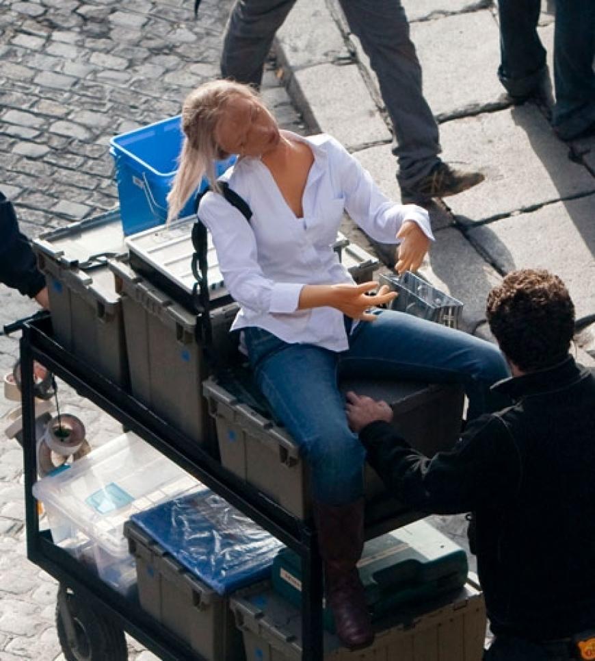 Gefährlich! Sogar eine Puppe kommt zum Einsatz, um die 37-jährige Cameron Diaz zu ersetzen
