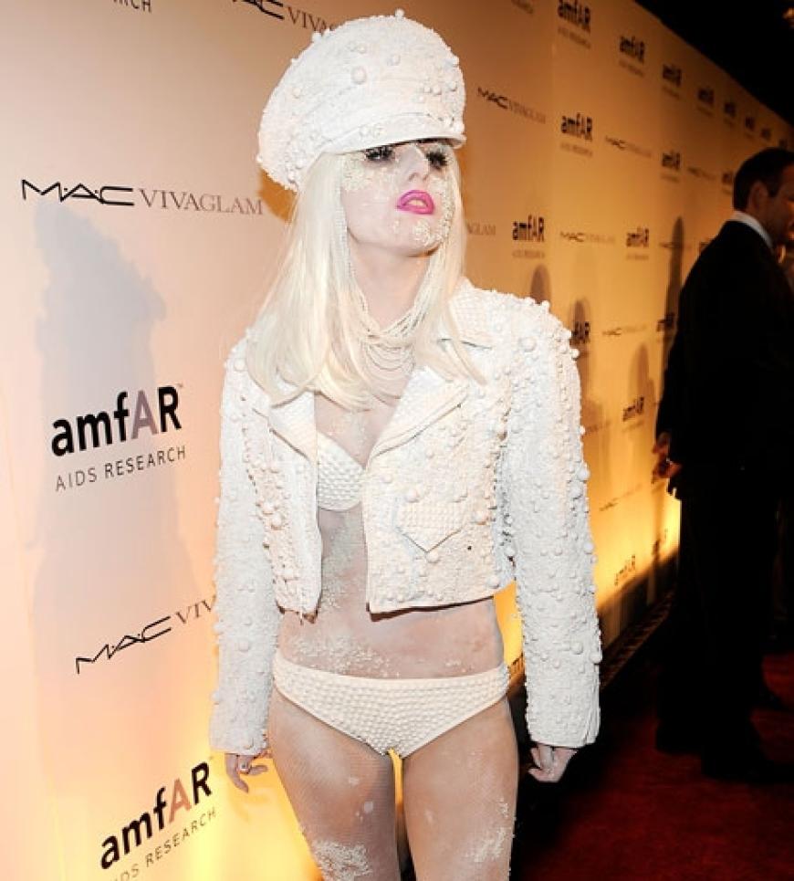 Stil-Ikone Lady GaGa bewies mit ihrem Outfit mal wieder Mut zur Extravaganz!