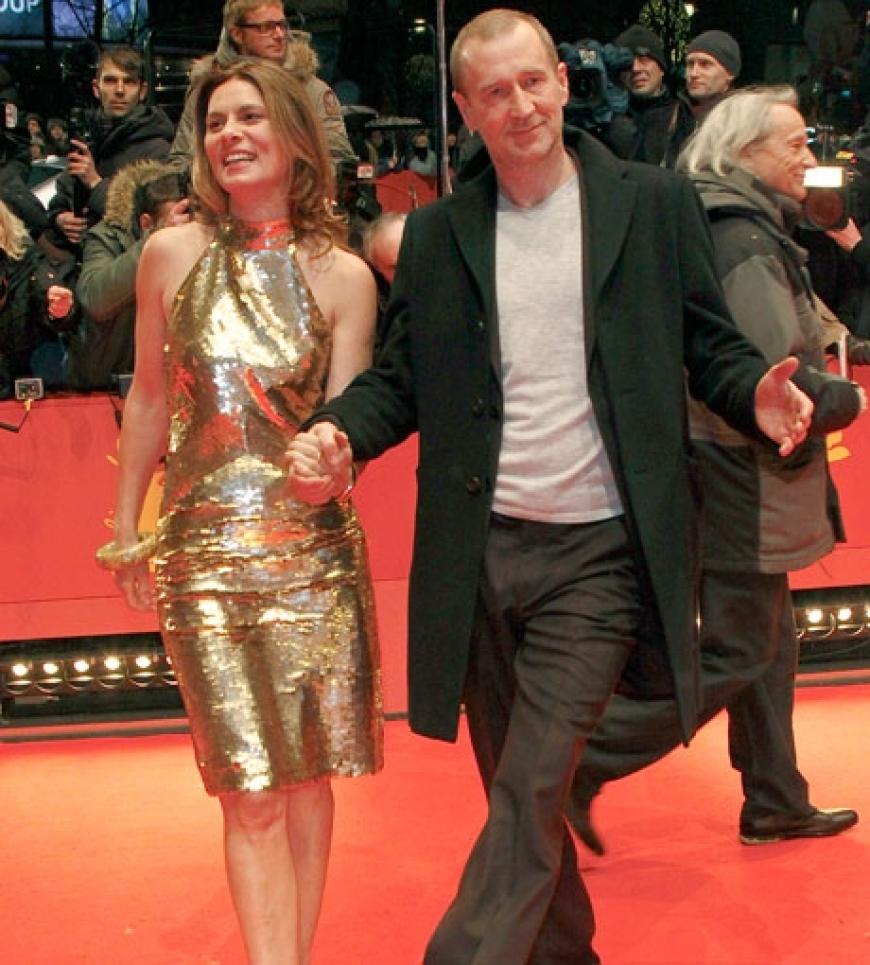 Star-Köchin Sarah Wiener und Schauspieler Peter Lohmeyer lassen sich auf dem roten Teppich fotografieren