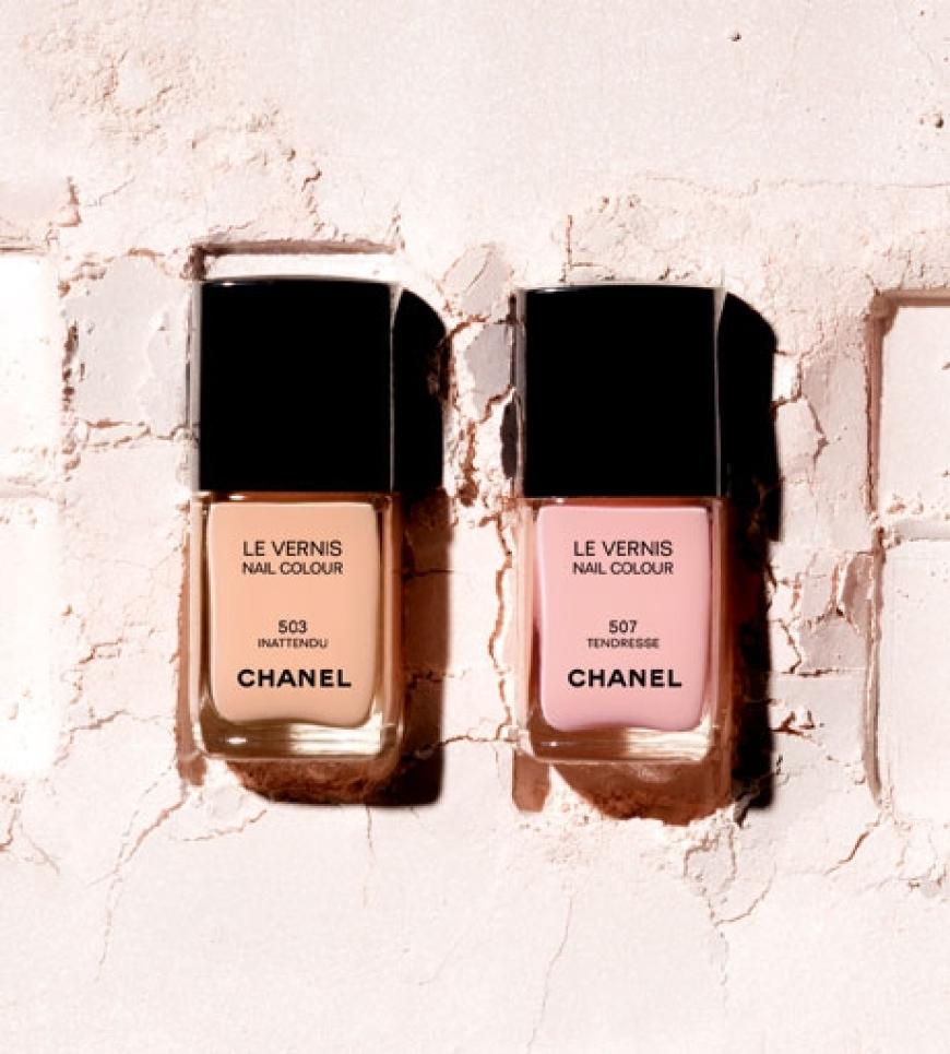 LE VERNIS DE CHANEL, Taupe und Zartrosé, jeweils ca. 22 Euro