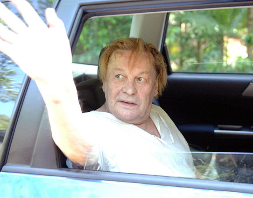 Tag 2 im Dschungel: Tschüss, Helmut! Nach einem Tag im Camp muss die Filmlegende Helmut Berger das Lager aufgrund von großer Hitze in Australien verlassen