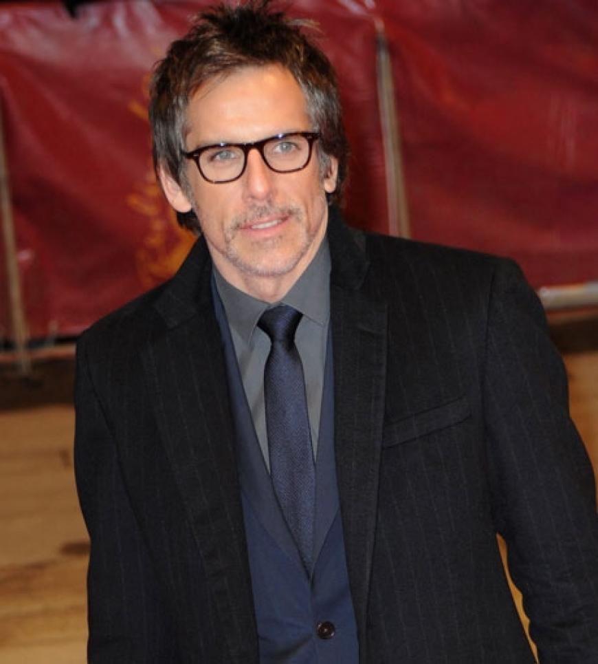 Ben Stiller lief gut gelaunt mit Brille über den roten Teppich