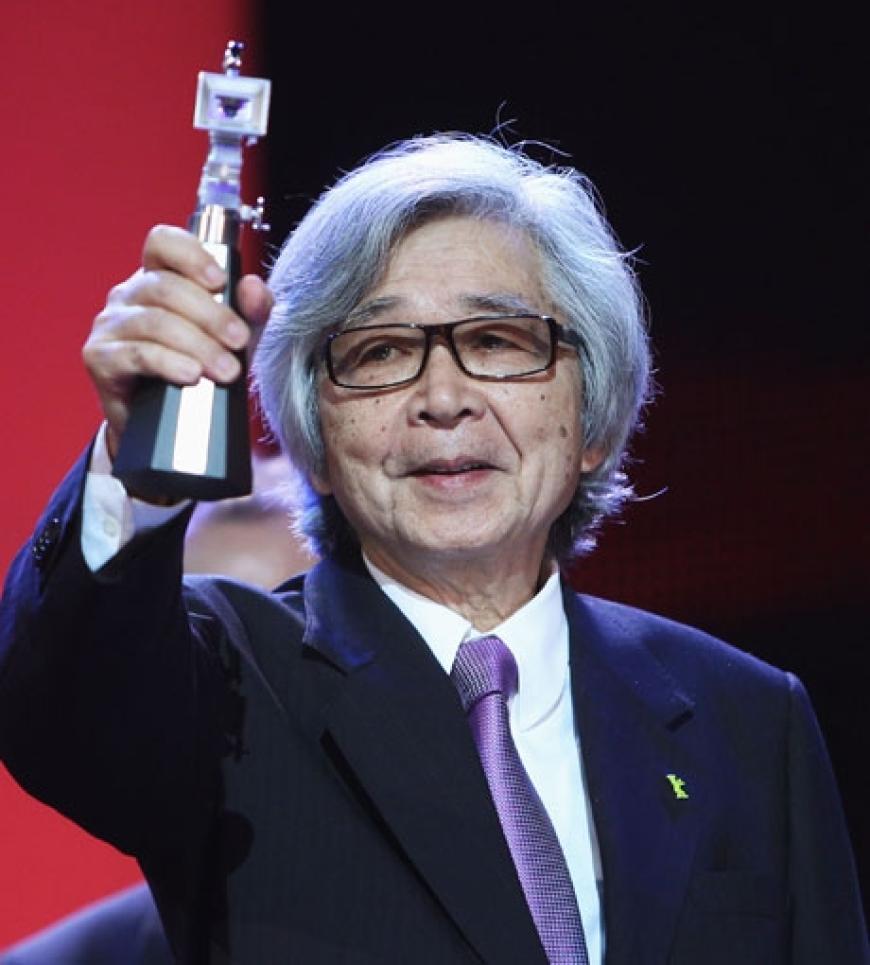 Der japanische Regisseur Yoji Yamada wurde mit der Berlinale-Kamera ausgezeichnet. Mit diesem Preis werden Menschen ausgezeichnet, die sich um die Berlinale verdient gemacht haben