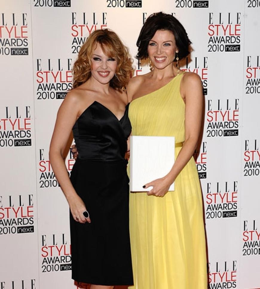 Große Freude: Dannii Minogue wurde ebenfalls mit einem Award ausgezeichnet. Ihre Schwester Kylie überreichte der Schwangeren einen Preis in der Kategorie