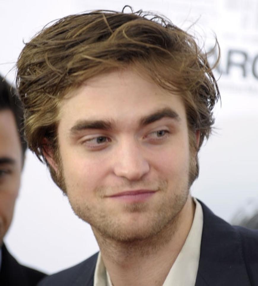 Immernoch ist Robert Pattinson von seinem Erfolg überwältigt. Dies hinderte ihn auch lange über seine Beziehung zu Kristen Stewart zu sprechen
