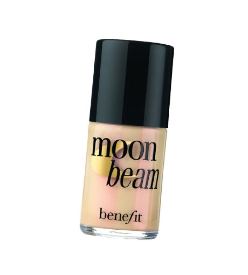 OK!-Tipp: Wer nicht auf Foundation verzichten will, mischt das Schimmer-Fluid einfach darunter. Byrdies Geheimnis für den perfekten Glow: