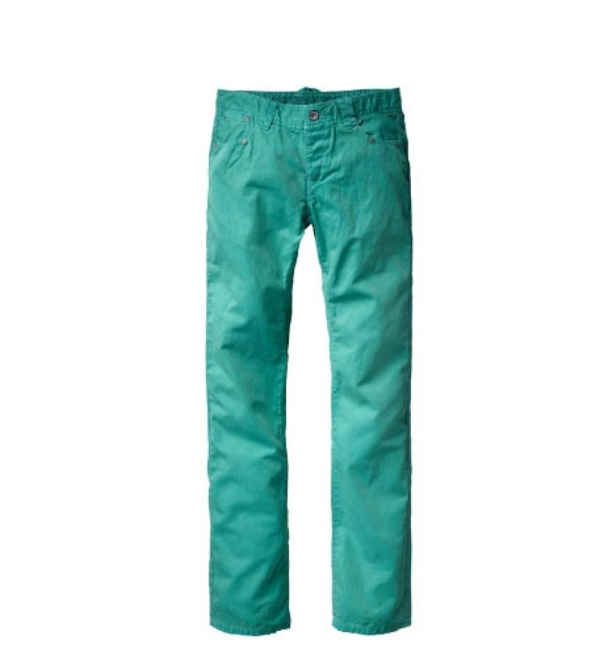 Die neuen Styles in zarten Bonbonfarben oder leuchtenden Aqua-Tönen beweisen, dass dem Original etwas Farbe sehr gut steht! Tommy Hilfiger, ca. 120 Euro