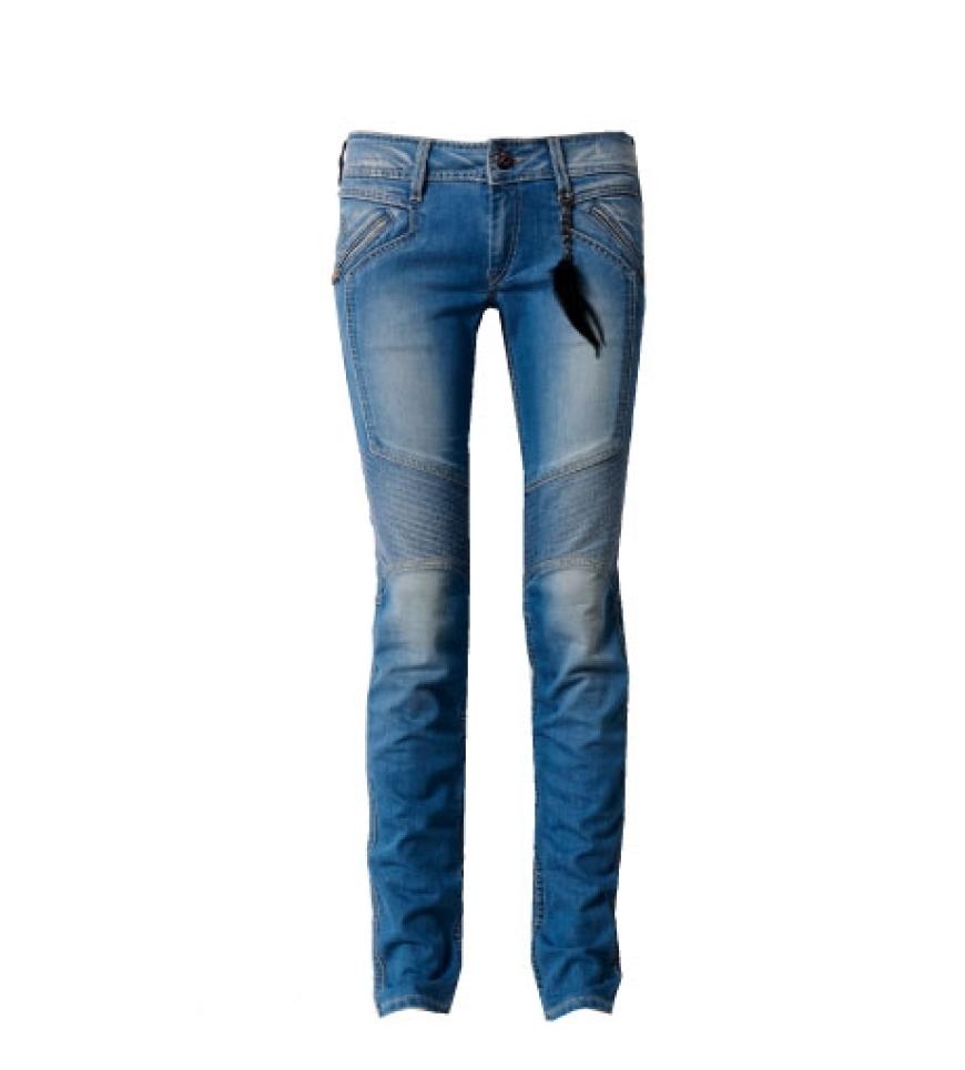 Der coolste Denim-Trend kommt direkt aus Hollywood: Biker-Röhren! Jeans von Pepe Jeans, ca. 140 Euro