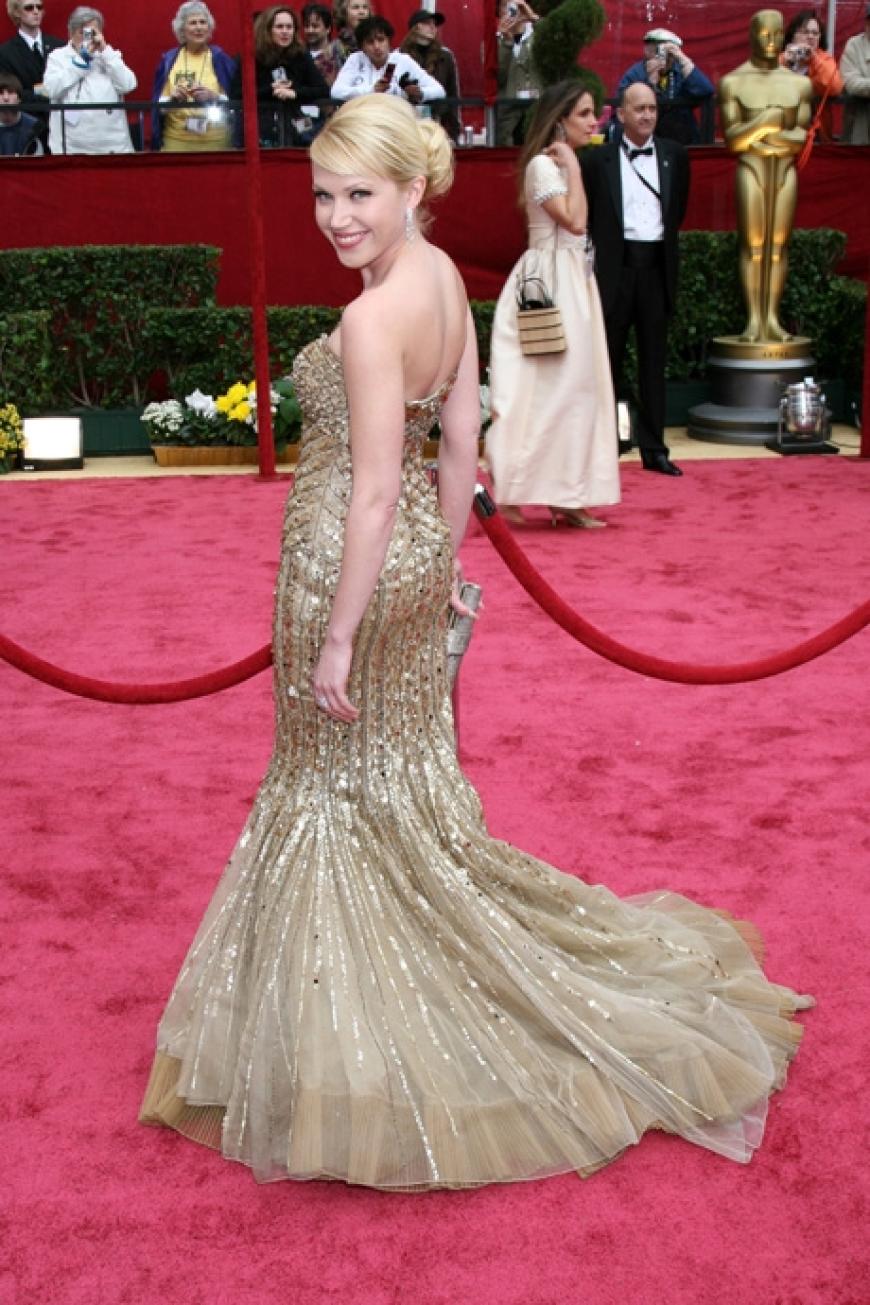 Schauspieler Adrienne Frantz glänzte 2008 in einer tollen Gold-Robe mit Schleppe von Designer Zuhair Murad
