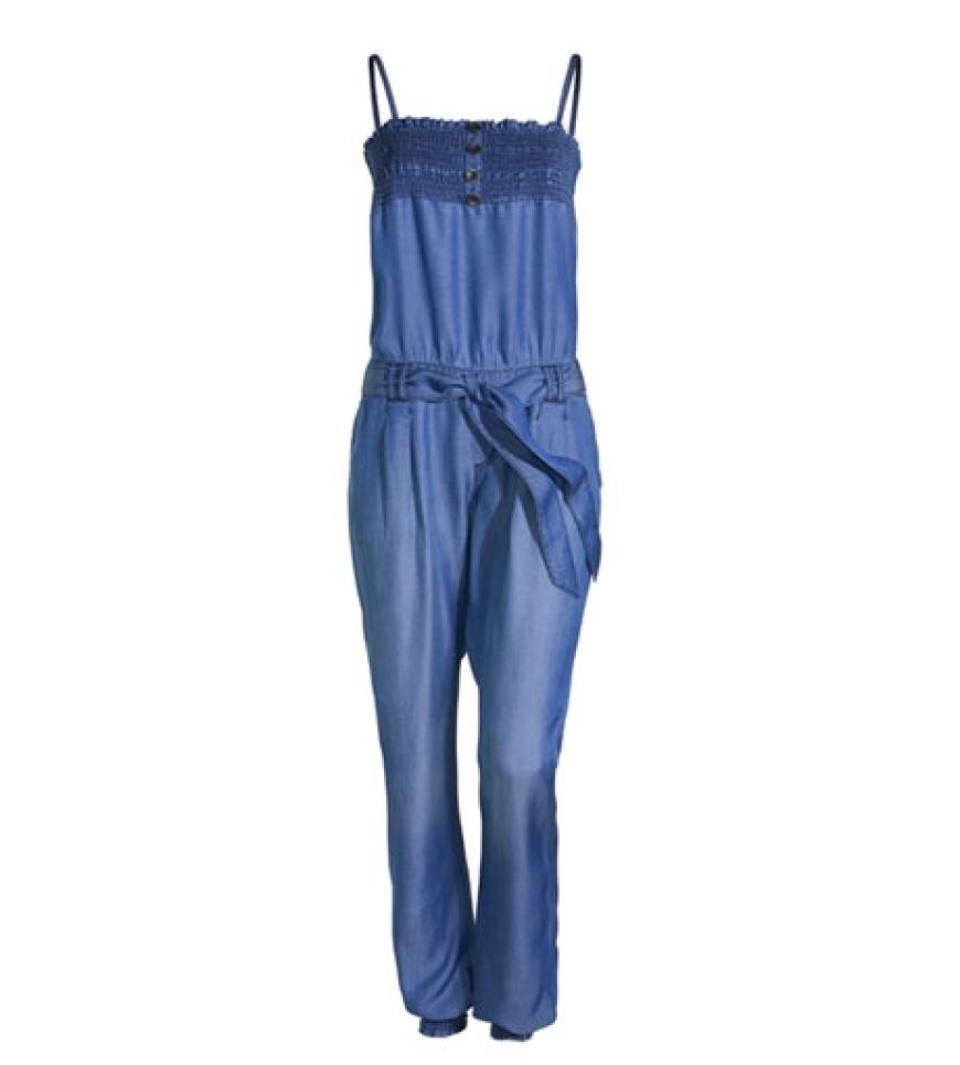 Er ist Hose und Top in einem, herrlich bequem und jetzt mega angesagt: der Overall! Mit gesmoktem Ausschnitt von s.Oliver Play Denim, ca. 80 Euro