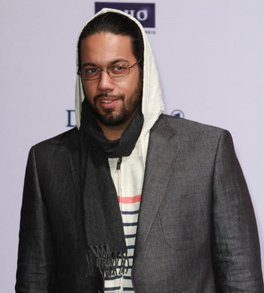 Cool: HipHopper Samy Deluxe mit Kapuze und Brille