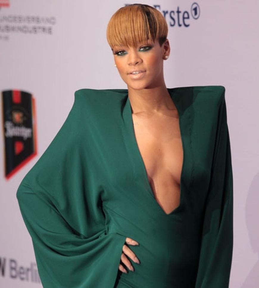 Auch Rihanna kam zur Verleihung in Deutschlands Hauptstadt und sorgte auf dem roten Teppich der Messe Berlin für einen Stau. Jeder wollte ein Foto von dem Superstar!