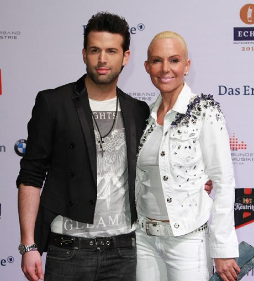Huch? Lena Gerckes Ex-Freund Jay Khan kam gemeinsam mit Natascha Ochsenknecht zum Echo. Anlass für Spekulationen?