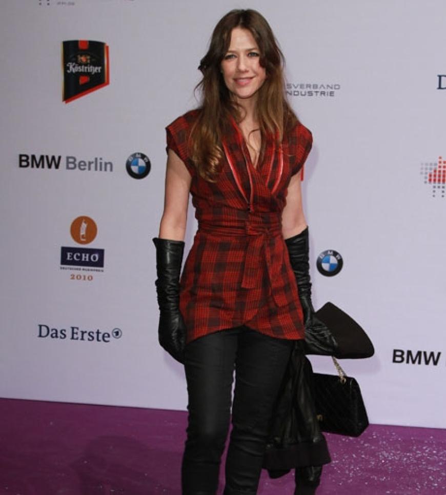 Ebenso wie Schauspielerin Alexandra Neldel. Sie kam im angesagten Karo-Look