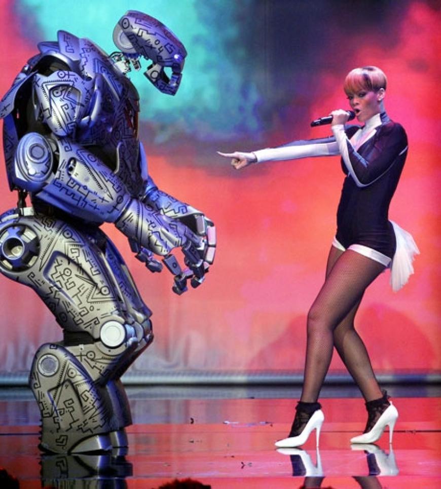 Auch Rihanna lieferte eine atemberaubende Show ab. Sie präsentierte auf der Bühne ihre neue Single