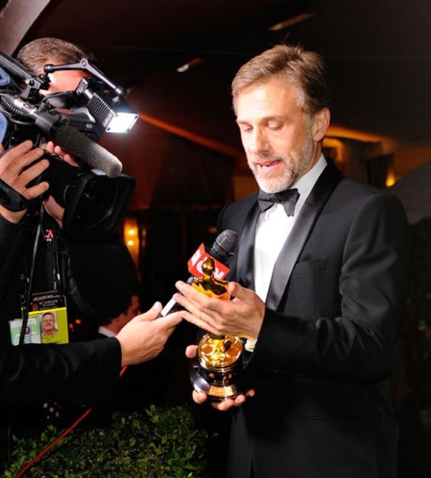 Der Star des Abend: Christoph Waltz wird von Reportern umlagert