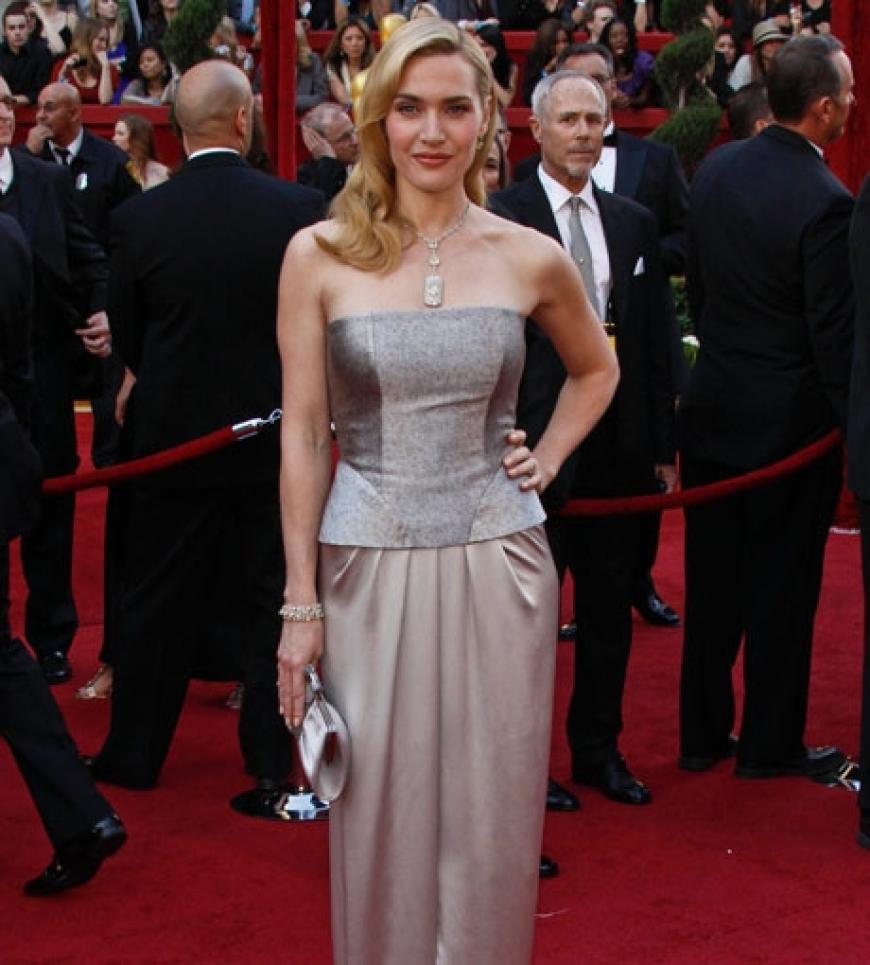 Metallic-Roben waren DER Oscar-Trend 2010! Die Stylistin der