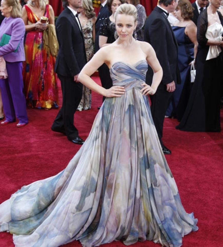 Für das zarteste Blumenmeer sorgte Rachel McAdams. Die Schauspielerin entschied sich für ein Kleid aus der Kollektion von Oscar-Liebling Elie Saab mit Aquarell-Print. Sah toll aus und gefiehl!