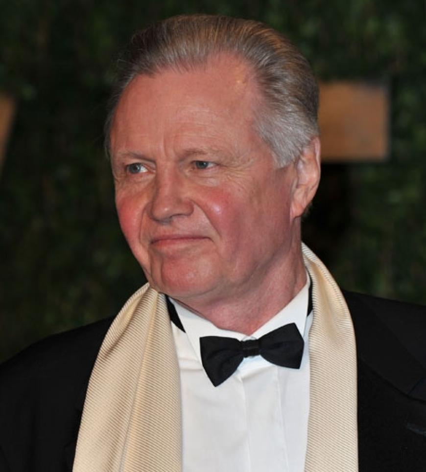 Zwar hat sich Jon Voight mit seiner berühmten Tochter anscheinend wieder vertragen - trotzdem wurden Angelina Jolie und Brad Pitt auf den Oscars vermisst