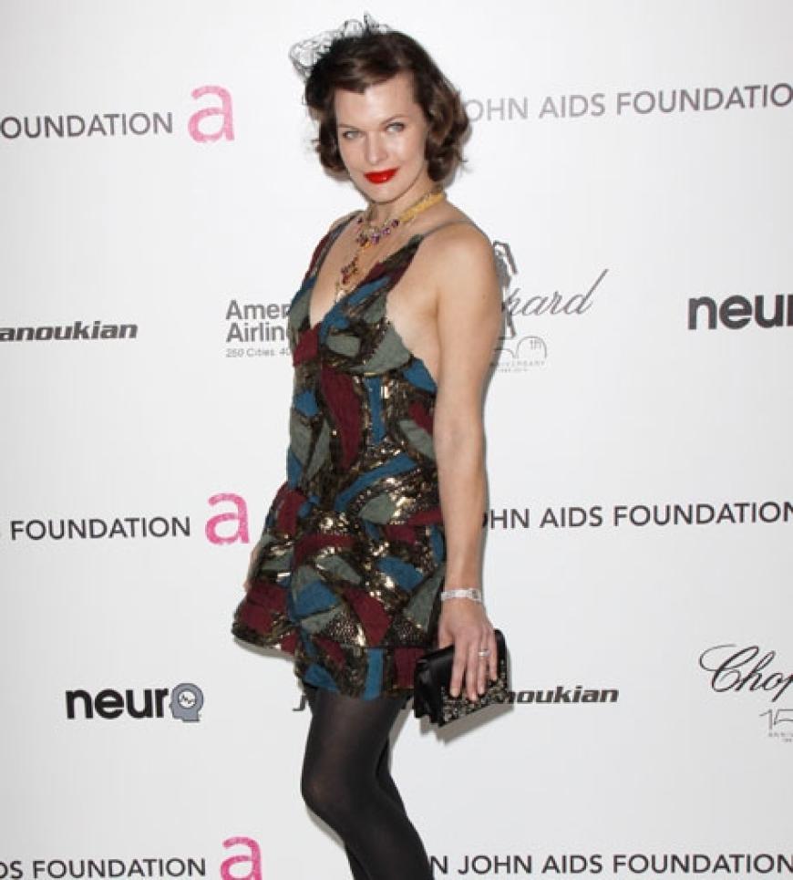 Milla Jovovich zeigte sich dagegen weniger glamourös